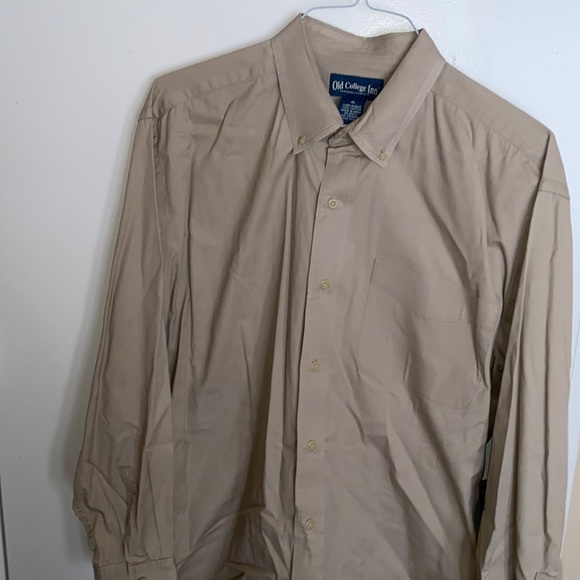 Button down - Picture 1 of 3